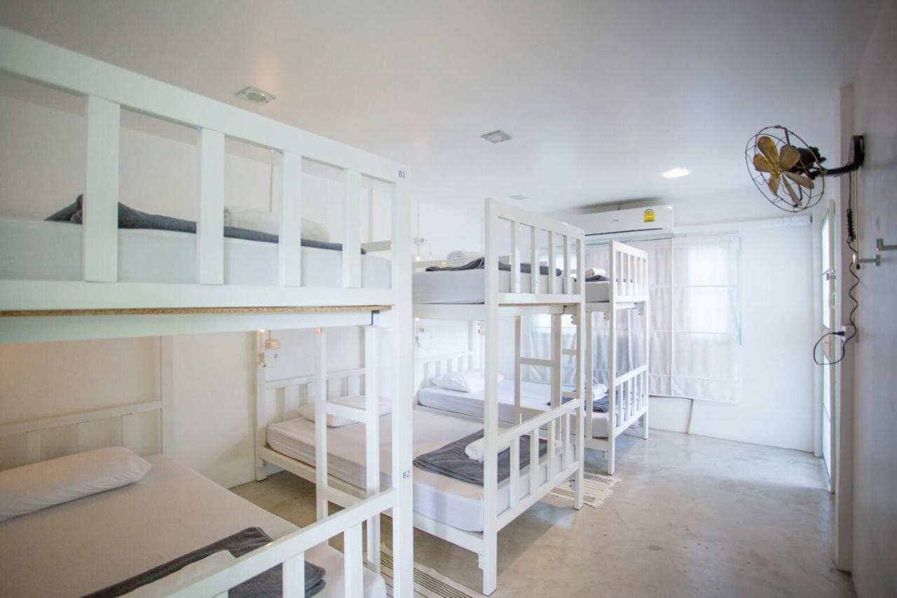 Hello Hostel Пакчонг Экстерьер фото