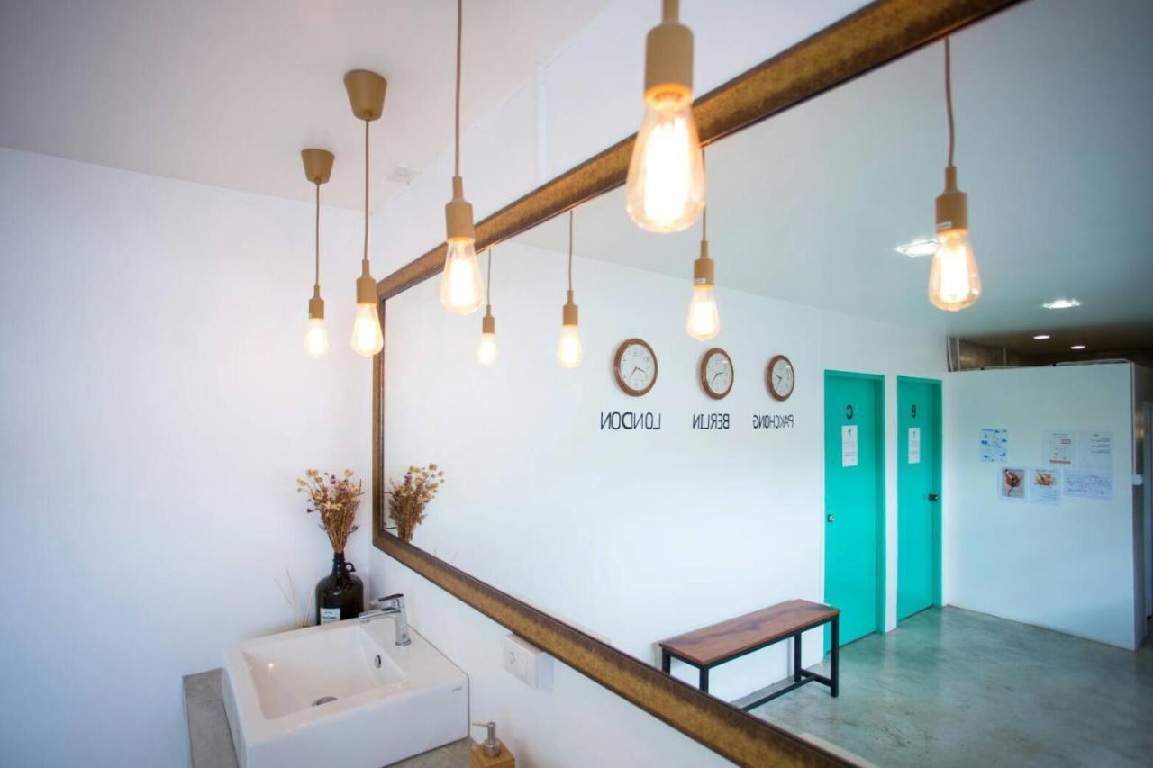 Hello Hostel Пакчонг Экстерьер фото