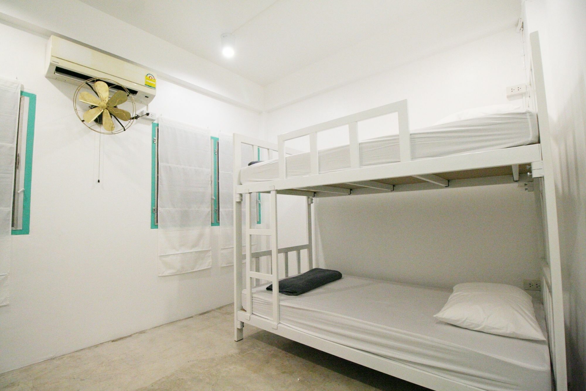 Hello Hostel Пакчонг Экстерьер фото