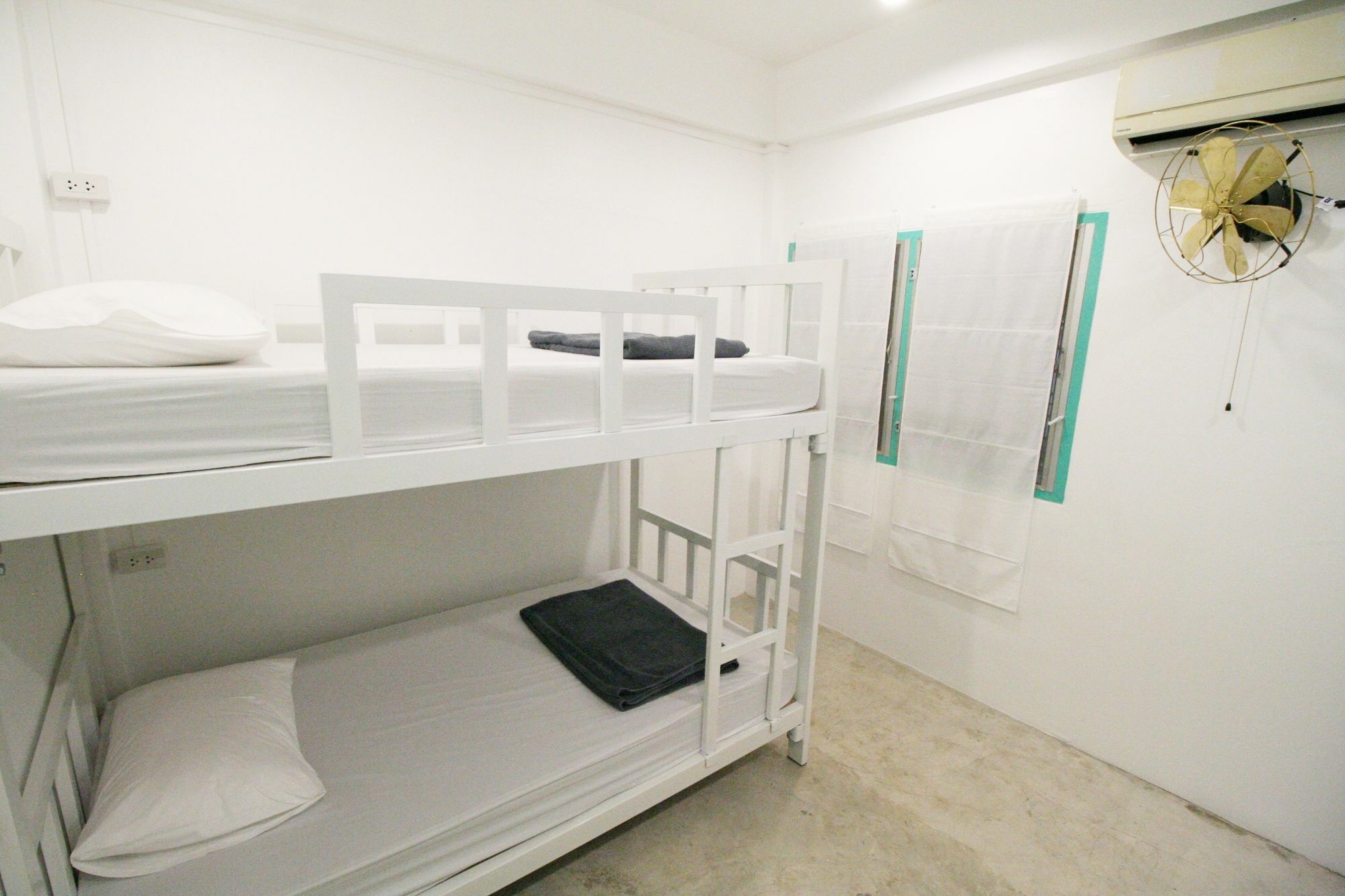 Hello Hostel Пакчонг Экстерьер фото